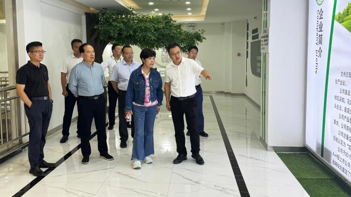 中国乳制品工业协会到40001百老汇股份考察调研